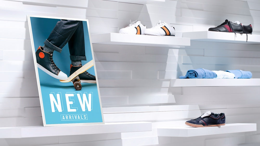 Samsung EM32DX: 32 Inch Color E-Paper QHD Digital Signage - in-use view