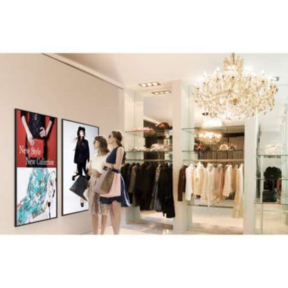 LG 65UH5CB: 65 Inch 4K Digital Signage Display - in-use view