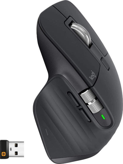 Logitech MX Keys Combo for Business: MX Keys and MX Master 3 - close-up detail (1 of 2)