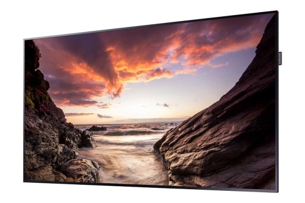 Samsung PM43F: 43 Inch PMF Full HD LED Display - angled view