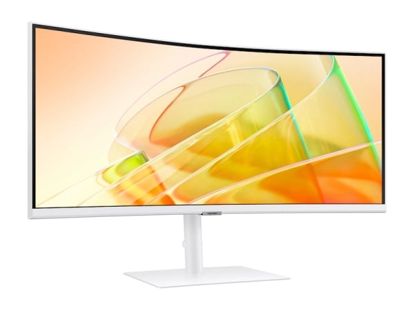 Samsung ViewFinity S65TC: 34 Inch Thunderbolt 4 Ultra-WQHD Curved Monitor - angled view
